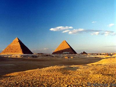 Снимка на Египетските пирамиди от shotaddict.com